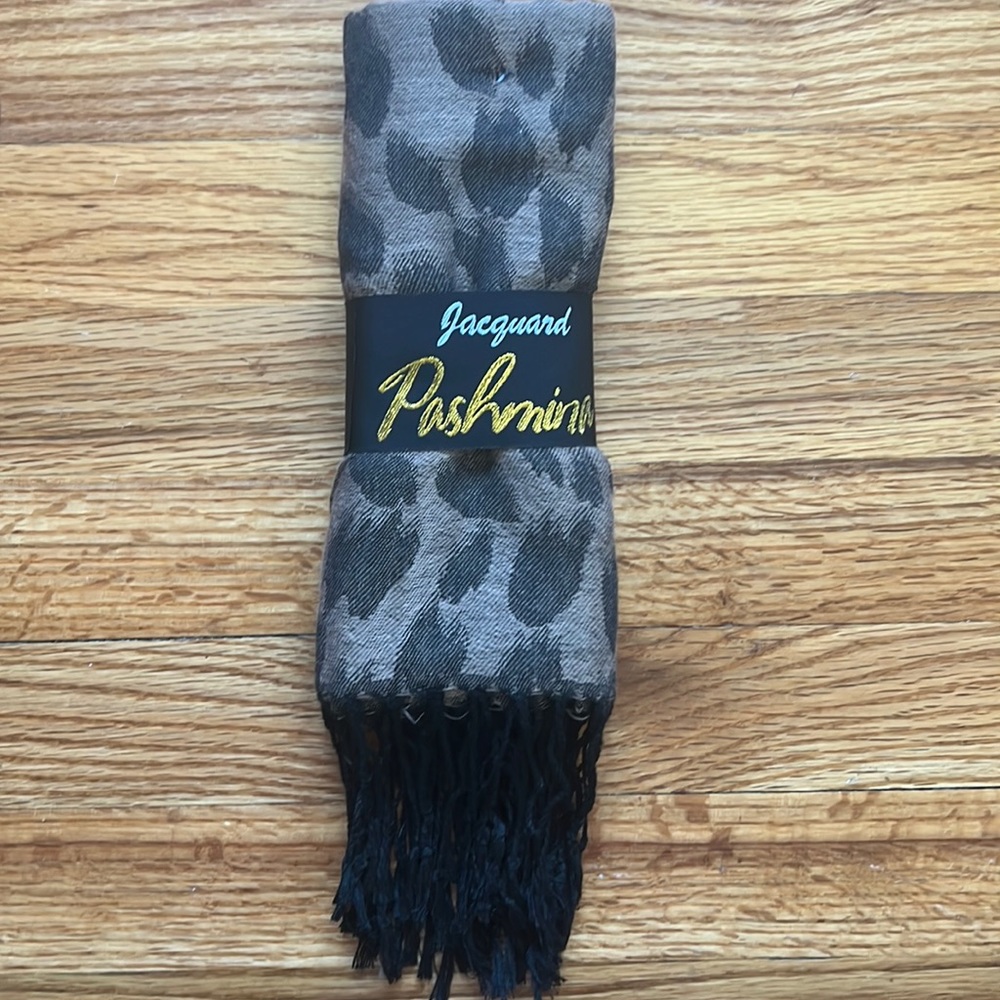 NWT Printed Scarf